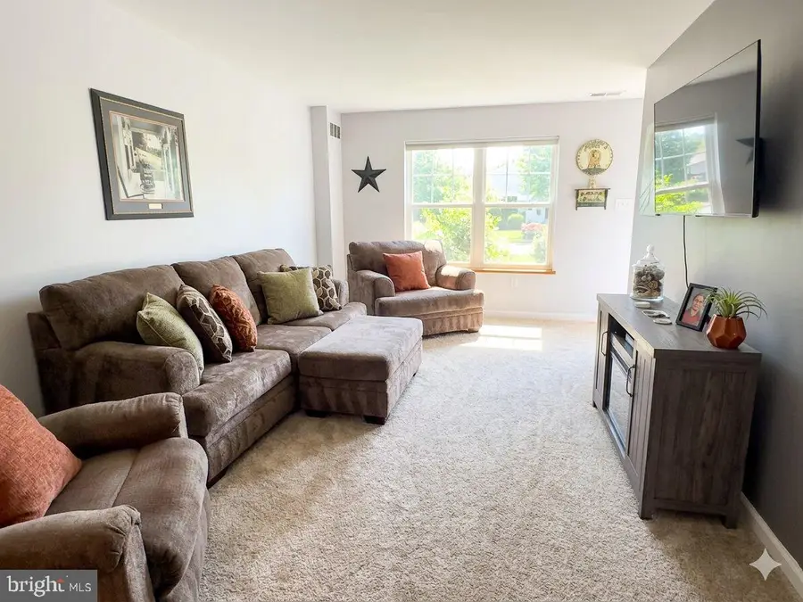 5710 Dunbar Ct, Bensalem, PA 19020 - #2