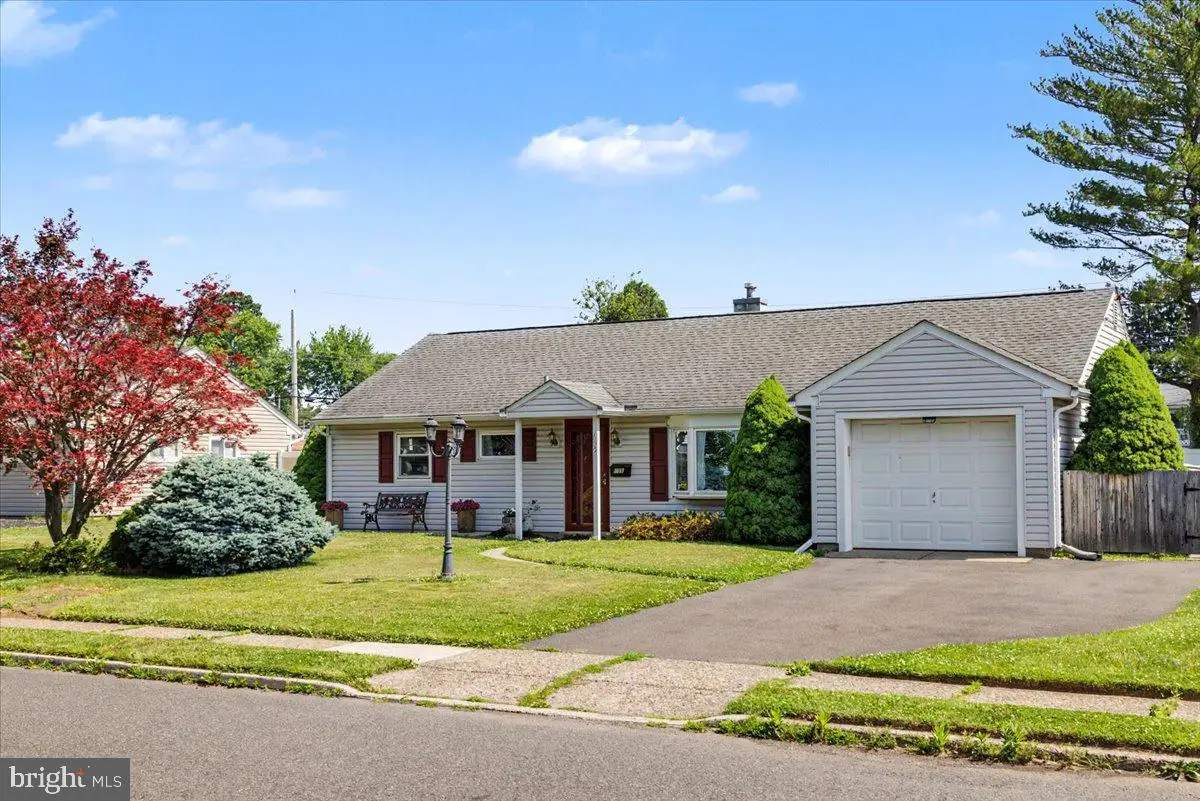 695 Locust Rd, Warminster, PA 18974 - #1