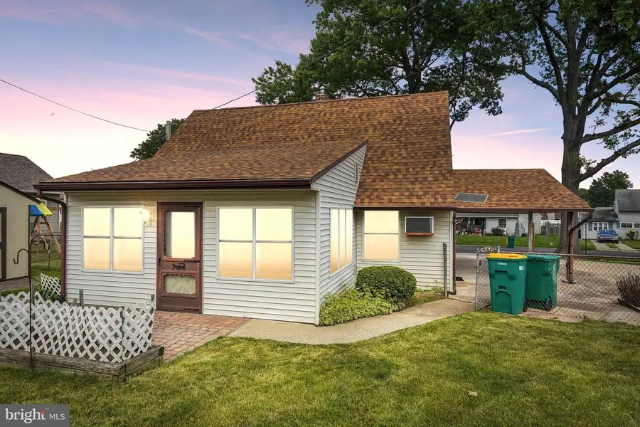 9 Rustleaf Ln, Levittown, PA 19055 - #2