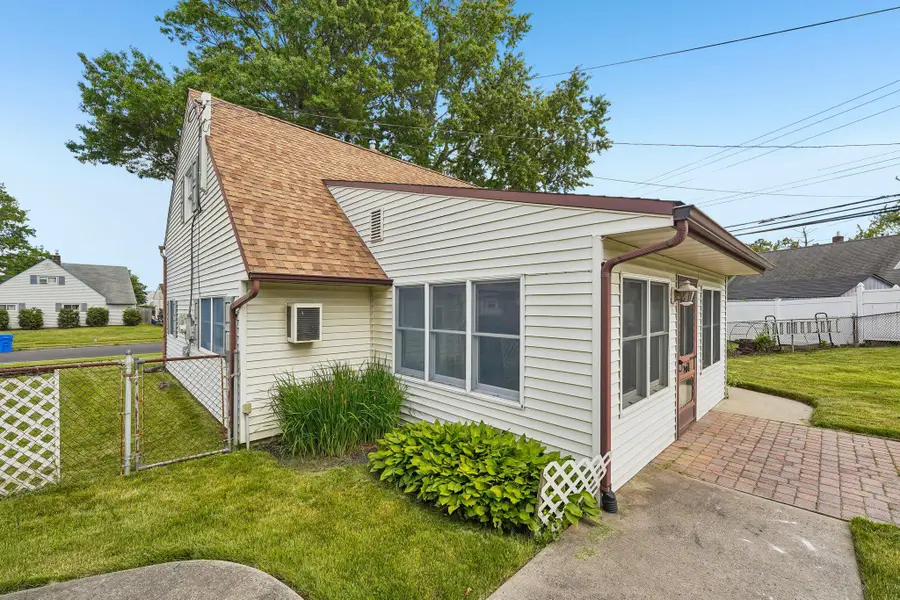 9 Rustleaf Ln, Levittown, PA 19055 - #3