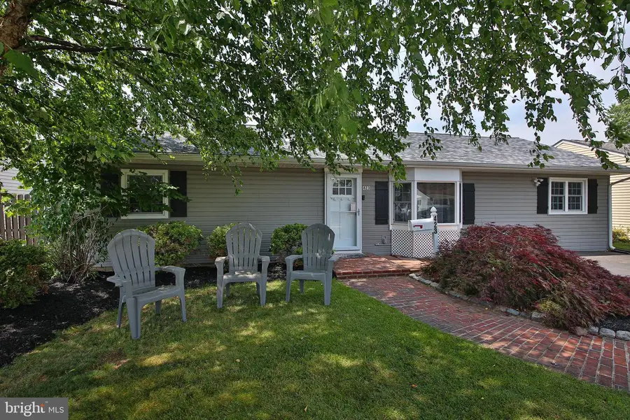 423 Chelsea Rd, Fairless Hills, PA 19030 - #2