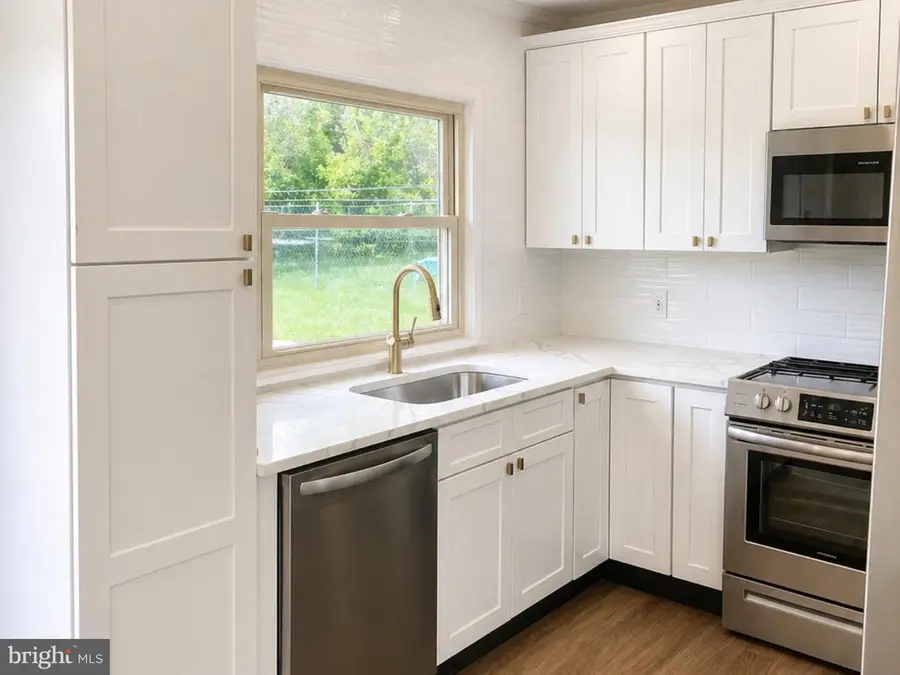 204 Kenwood S, Levittown, PA 19055 - #3