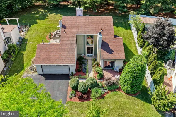 103 Grove Cir, CHALFONT, PA 18914