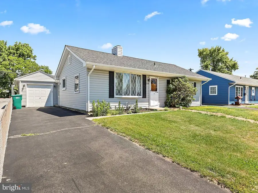 209 Austin Dr, Fairless Hills, PA 19030 - #2