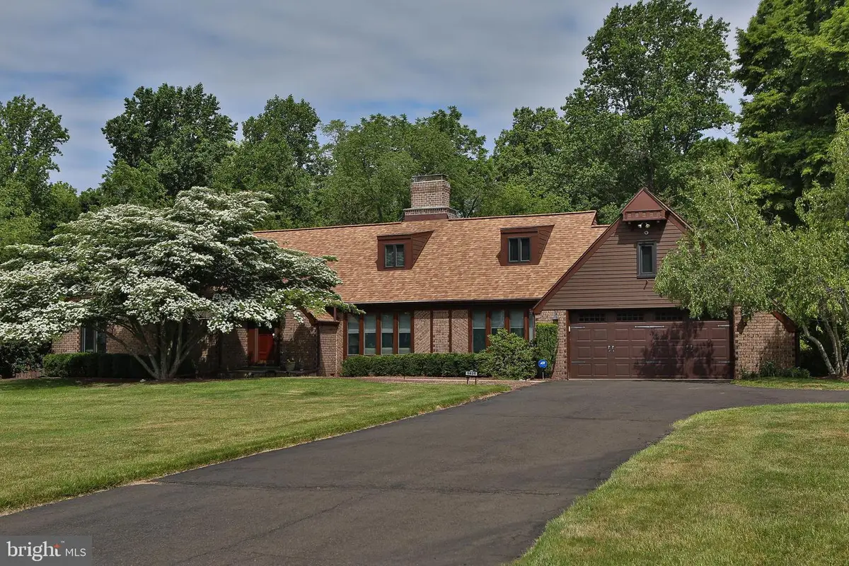 5825 S Deer Run Rd, Doylestown, PA 18902 - #1