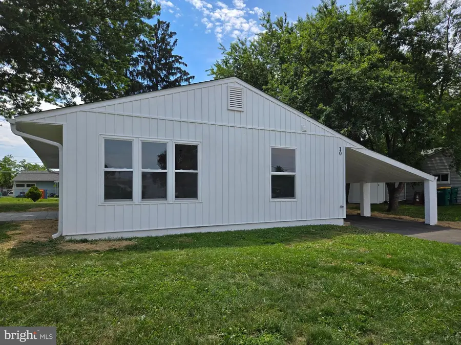 10 Linden Ln, Levittown, PA 19054 - #3