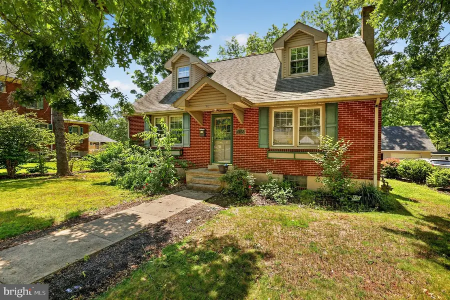316 E Walnut St, Perkasie, PA 18944 - #3