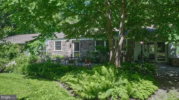 4 Low Rd, NEW HOPE, PA 18938