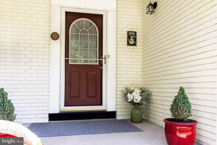 949 Queens Dr, Yardley, PA 19067 - #3