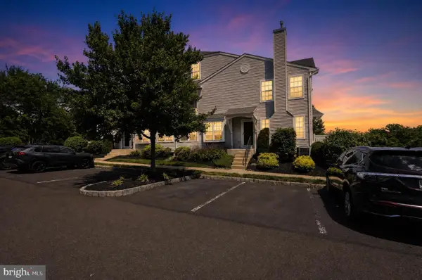 327 Eagle Court #201, JAMISON, PA 18929