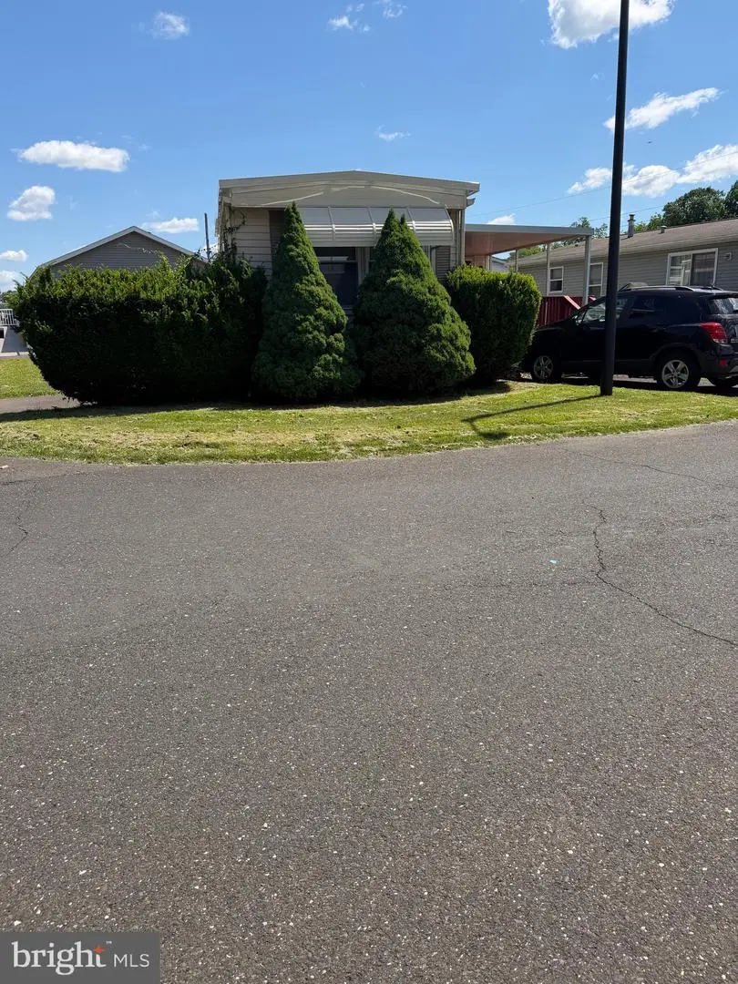 3413 Iris Ave, Feasterville Trevose, PA 19053 - #2