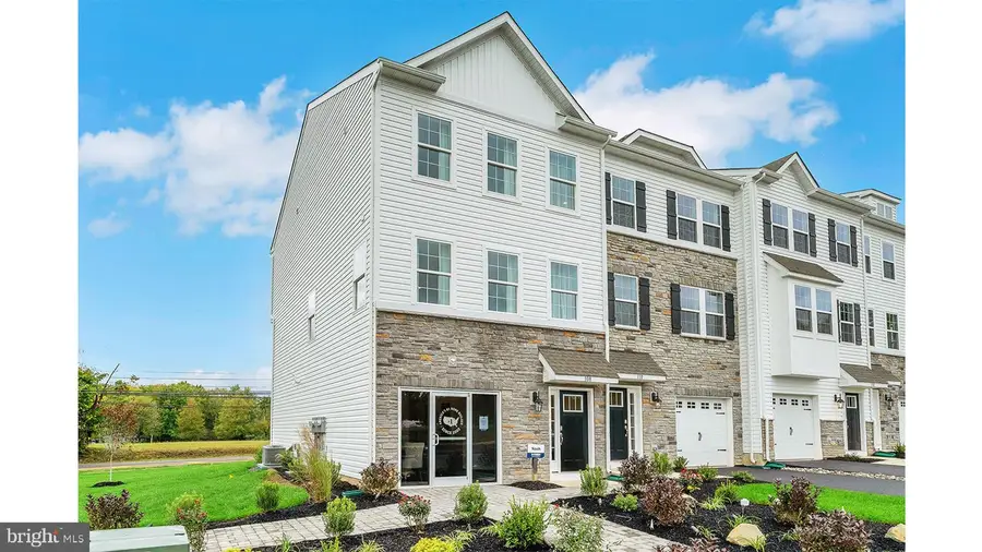 319 Lantern Court, Sellersville, PA 18960 - #2