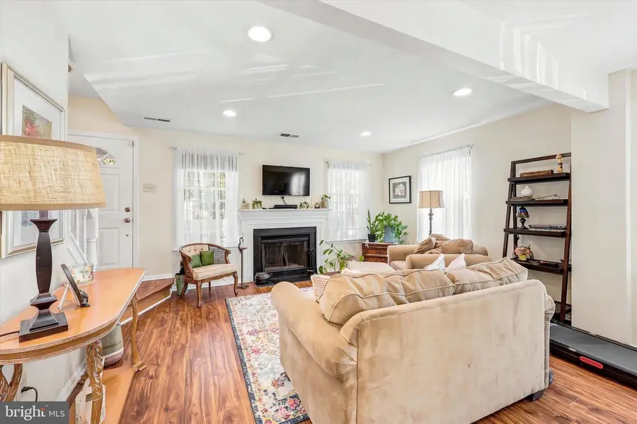 1 Eaton Ct, Newtown, PA 18940 - #2