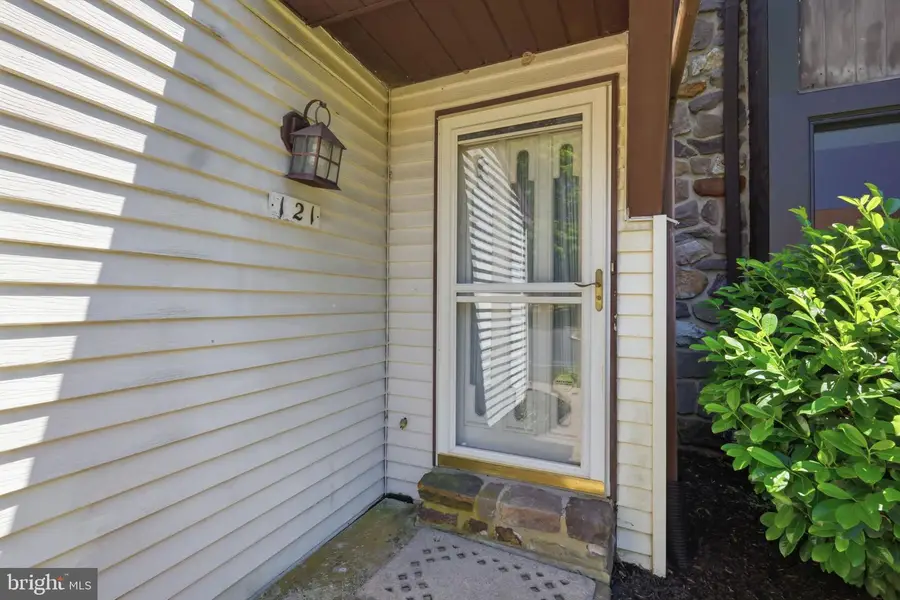 121 Windham Ct, Newtown, PA 18940 - #3