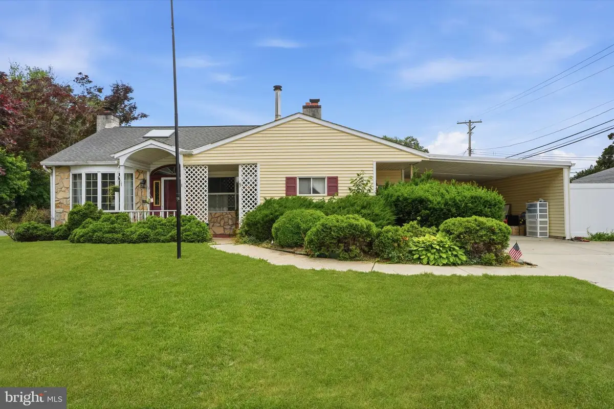 1 Meadow Ln, Levittown, PA 19054 - #1