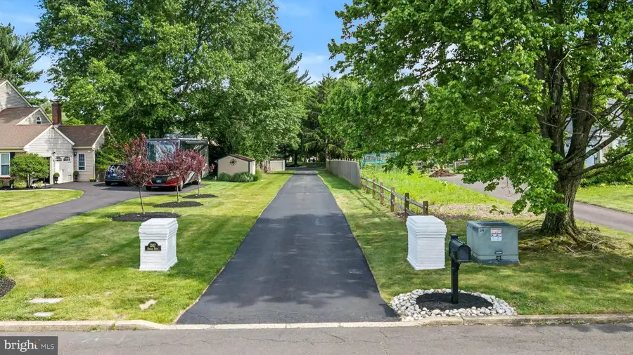 1347 Heller Dr, Yardley, PA 19067 - #2