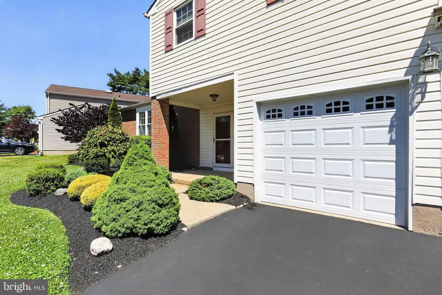 1212 Wedgewood Dr, Warminster, PA 18974 - #2