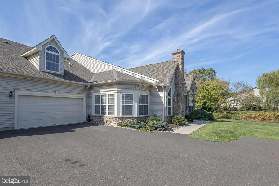29 Shady Brook Dr, Langhorne, PA 19047 - #2