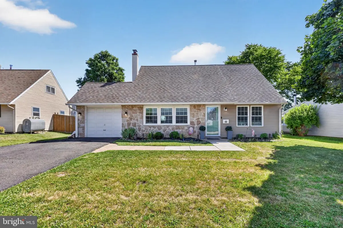 60 Pine Needle Rd, Levittown, PA 19056 - #1