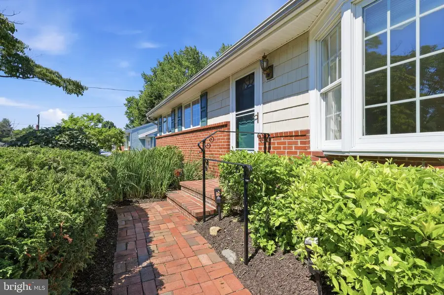 720 Clifford St, Warminster, PA 18974 - #2