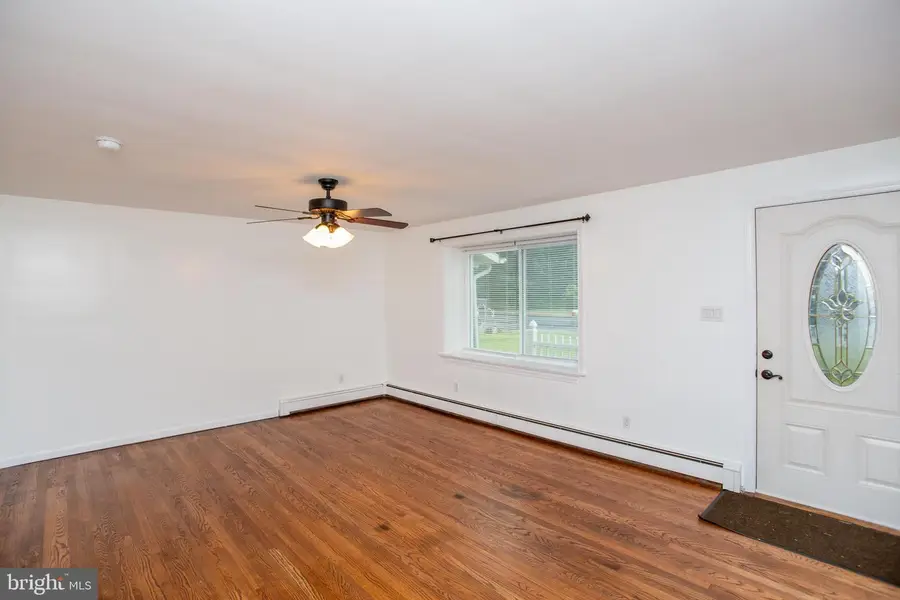 136 N Ambler St, Quakertown, PA 18951 - #2