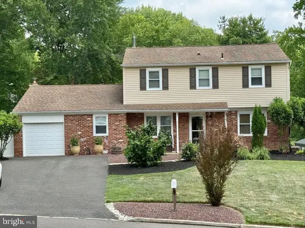 244 Strawberry Cir, LANGHORNE, PA 19047