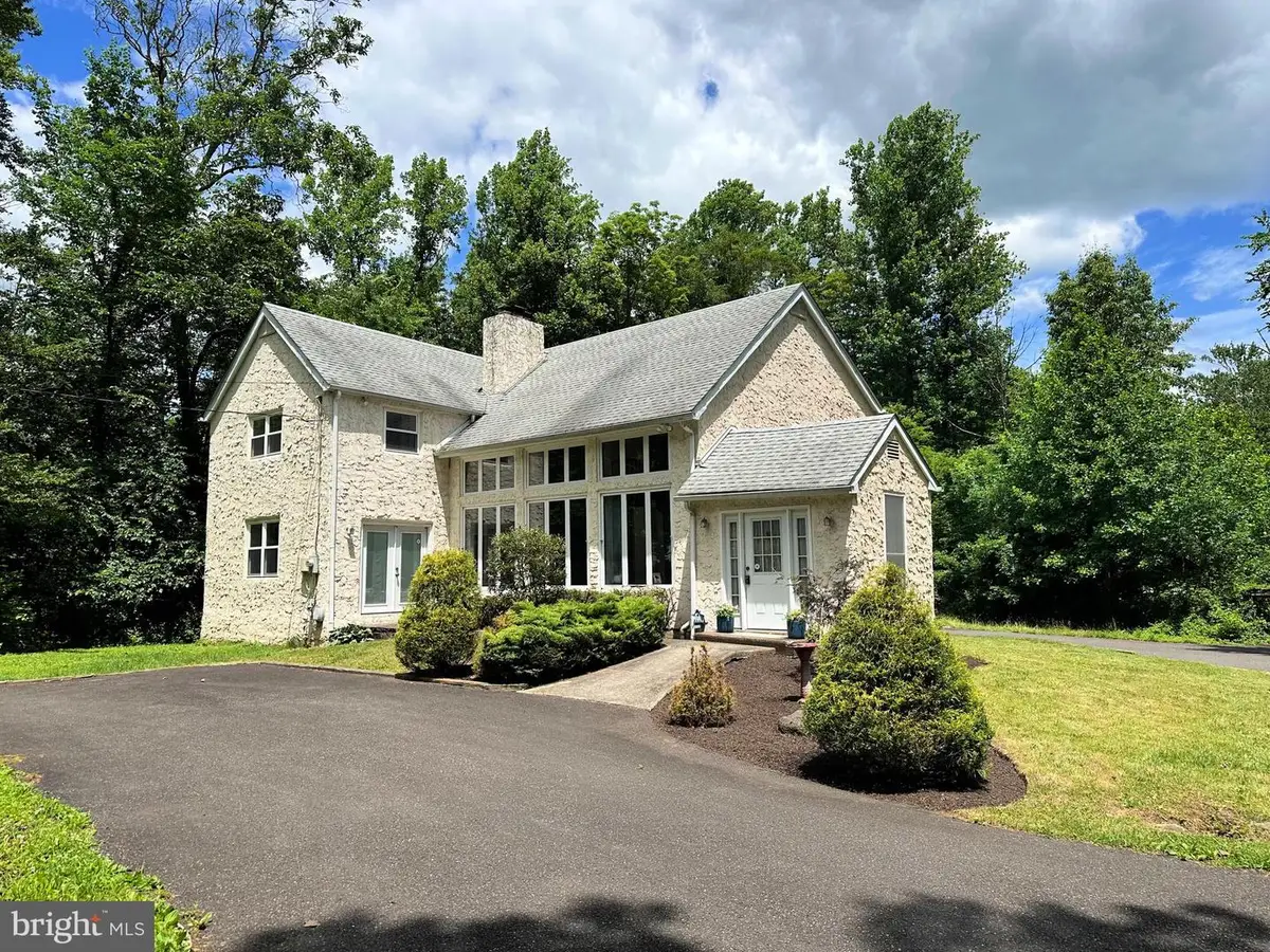 305 Thousand Acre Rd, Sellersville, PA 18960 - #1