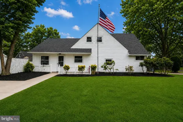 43 Northpark Dr, LEVITTOWN, PA 19054