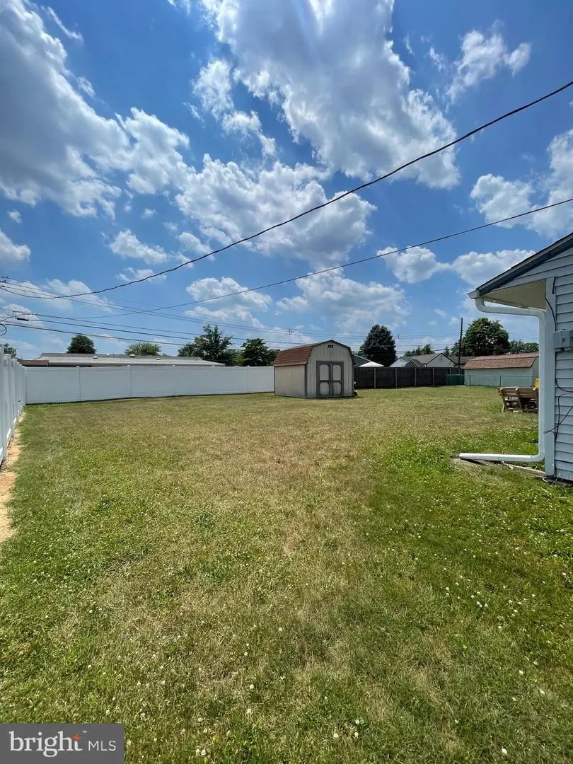 3 Lilac Ln, Levittown, PA 19054 - #3