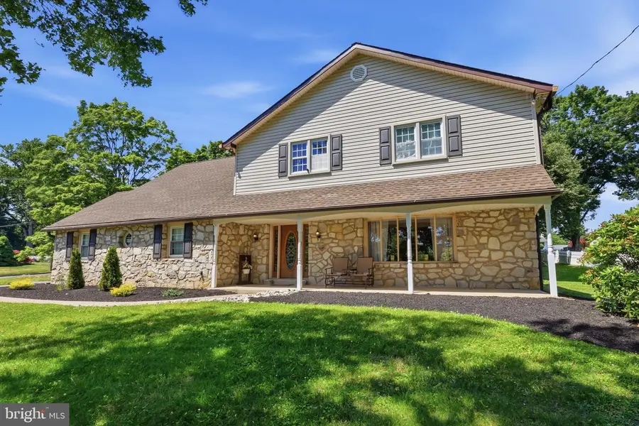 77 Cameron Dr, Holland, PA 18966 - #2