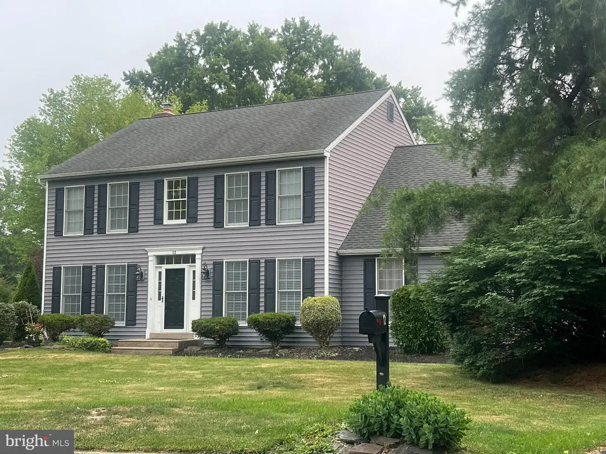 12 Tracy Dr, Doylestown, PA 18901 - #1
