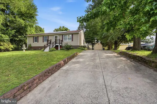 664 Walnut Ave, FEASTERVILLE TREVOSE, PA 19053