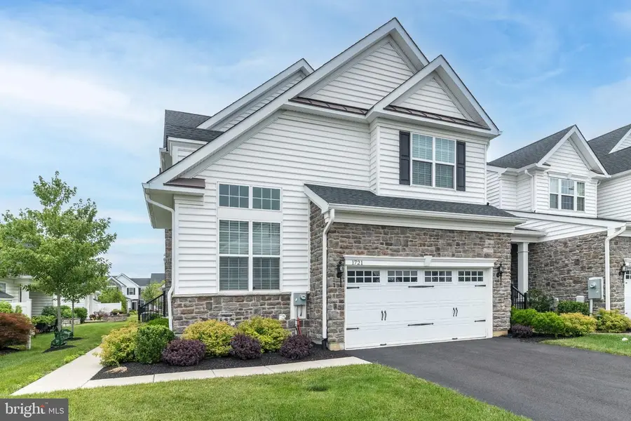 1721 Locust Dr, Yardley, PA 19067 - #2