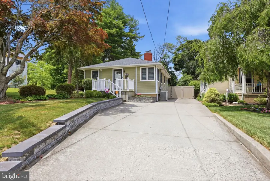 126 W Maple Ave, Morrisville, PA 19067 - #3