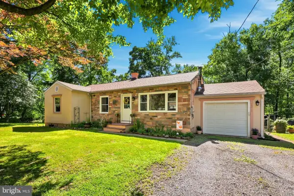 1372 Birch Rd, UPPER BLACK EDDY, PA 18972