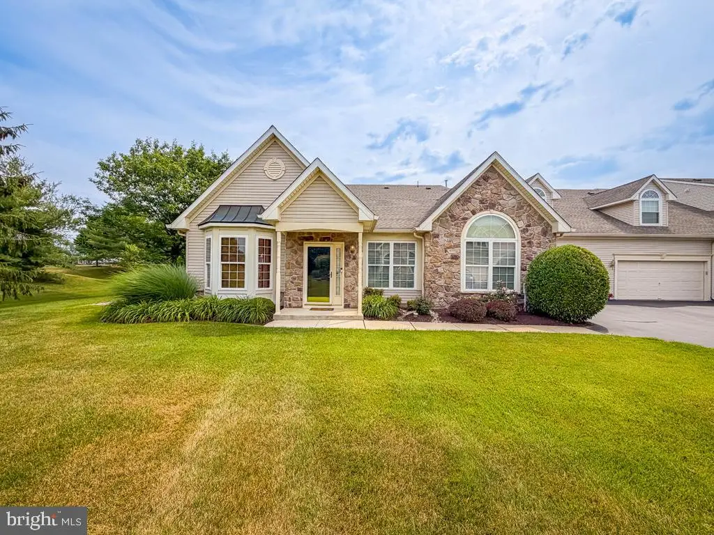 233 Shady Brook Dr, Langhorne, PA 19047 - #1