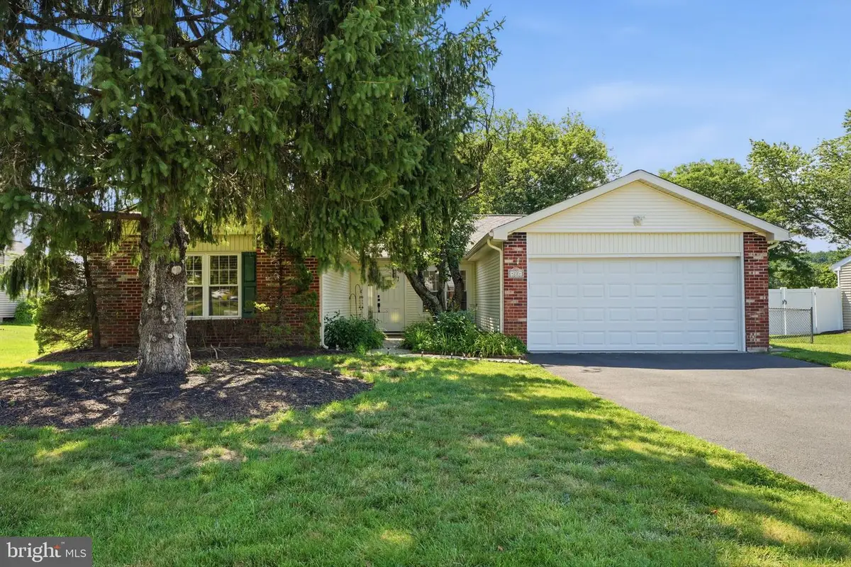 22 Delaware Ct, Newtown, PA 18940 - #1