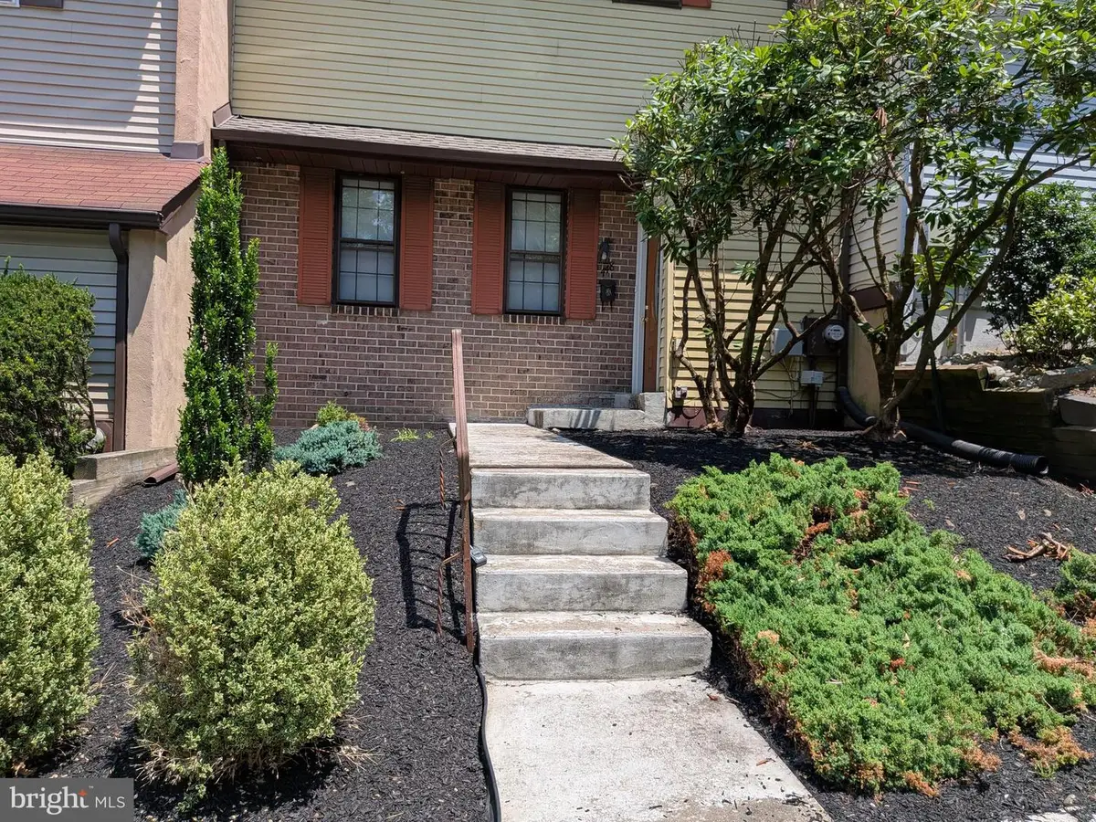 448 E Stoney Hill Ct #e, Langhorne, PA 19053 - #1