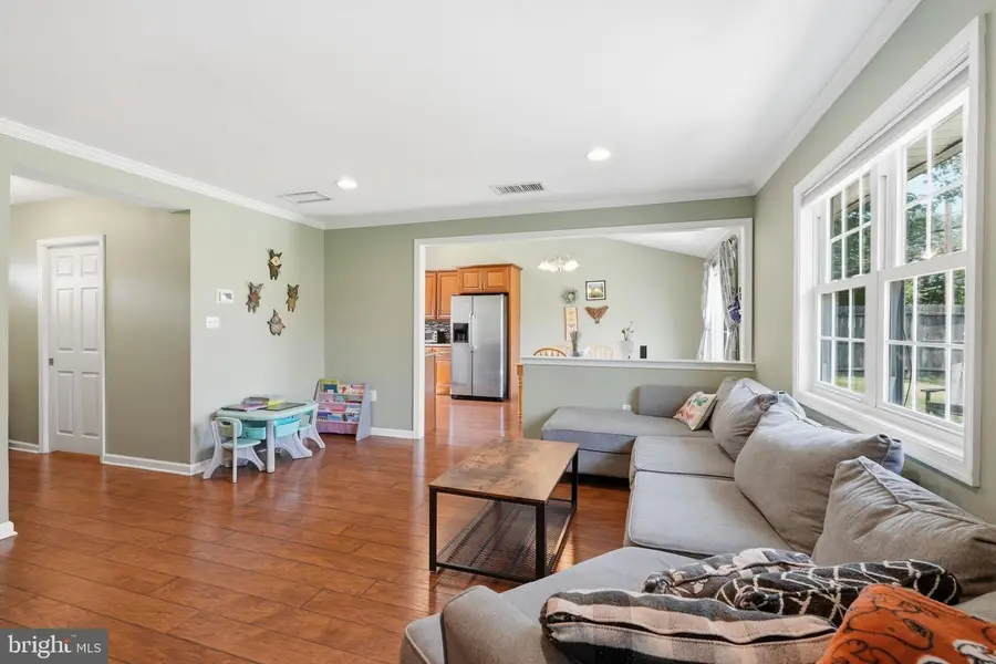 59 Iroquois Rd, Levittown, PA 19057 - #3