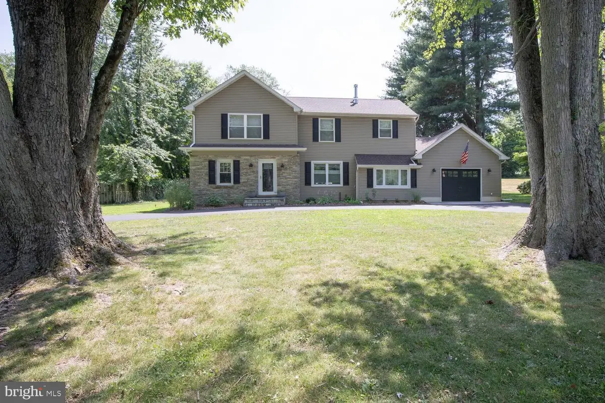 205 Taylorsville Rd, Yardley, PA 19067 - #1