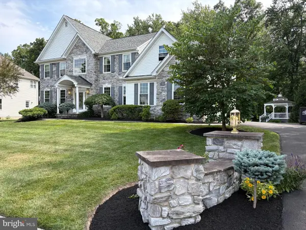 412 Parkview Cir, WARRINGTON, PA 18976