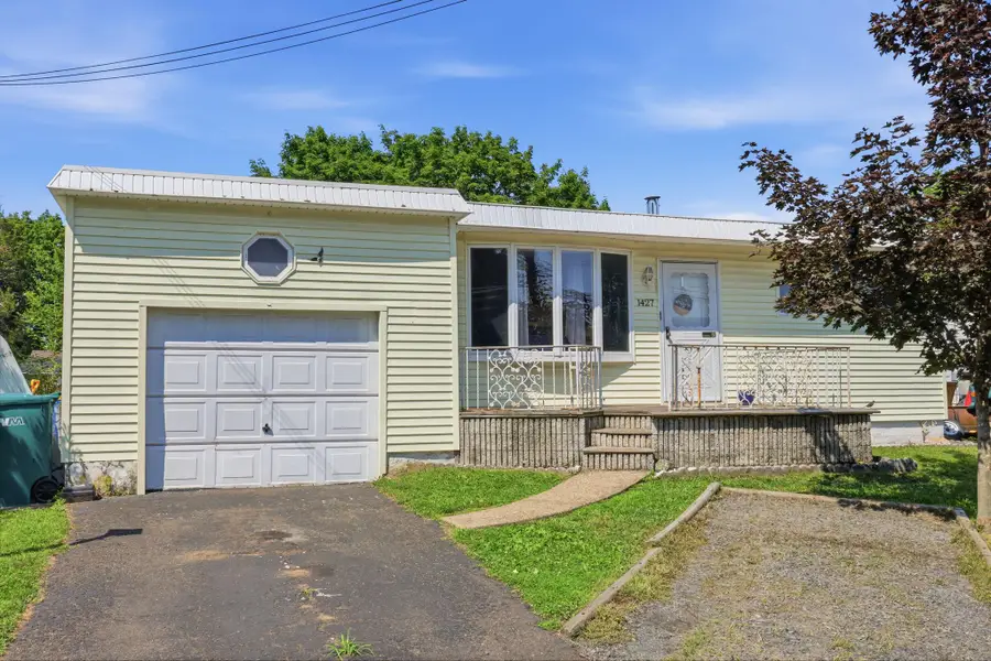 1427 Williams St, Levittown, PA 19057 - #2