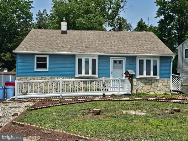 553 8th Ave, WARMINSTER, PA 18974