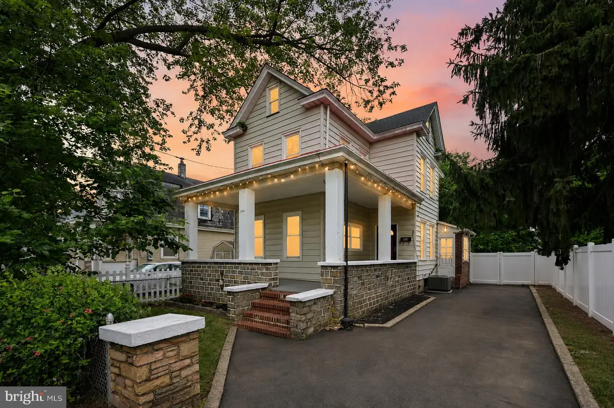 226 Robertson Ave, Morrisville, PA 19067 - #1
