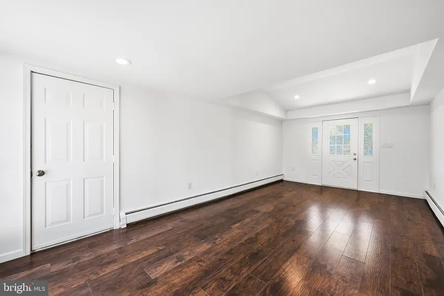 15 Indian Park Rd, Levittown, PA 19057 - #2