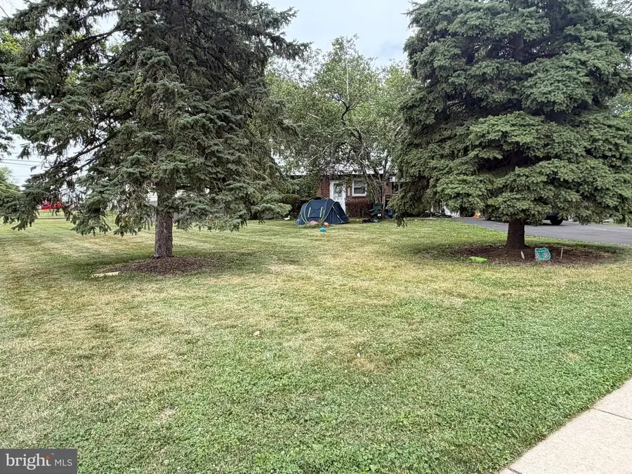 229 Luff Ln, Warminster, PA 18974 - #2