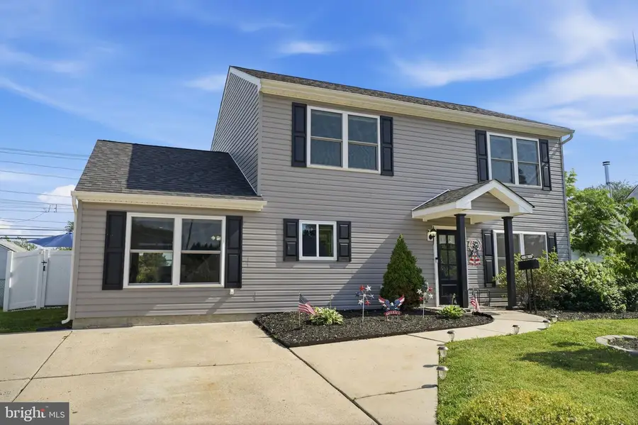 24 Idolstone Rd, Levittown, PA 19057 - #2
