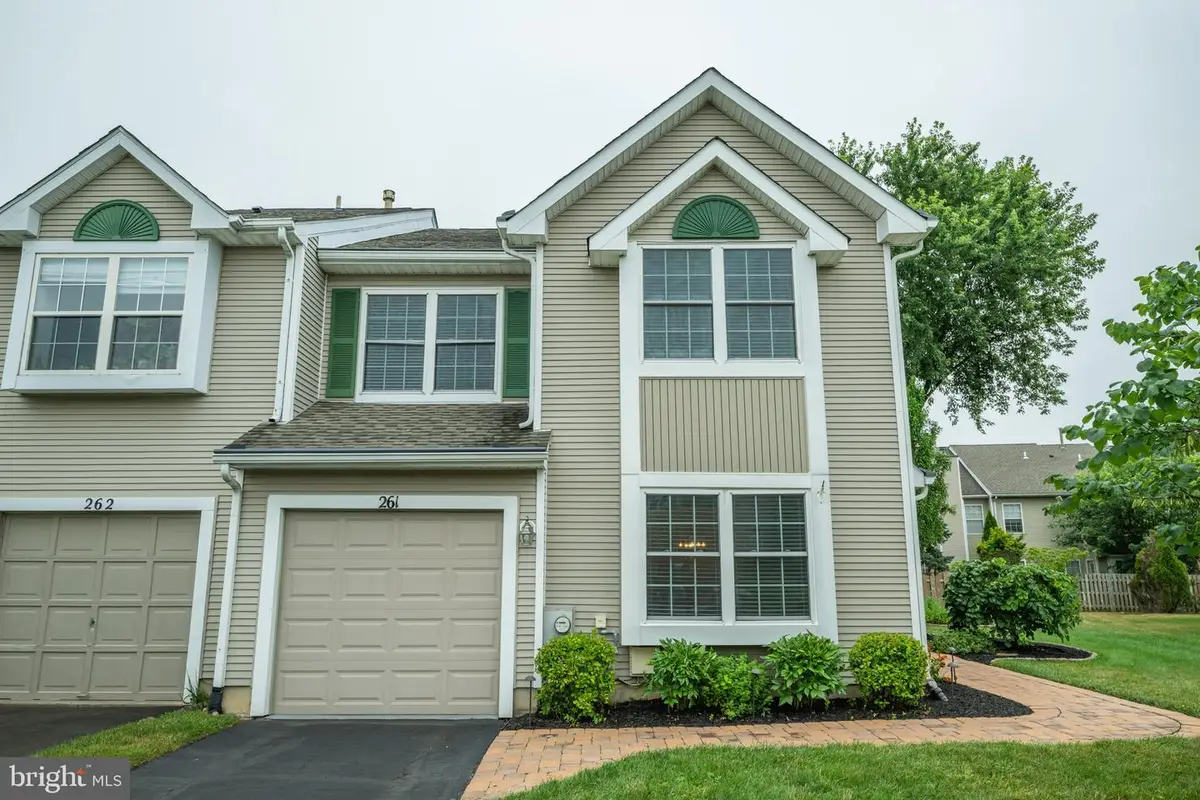 261 Sequoia Dr, Newtown, PA 18940 - #1