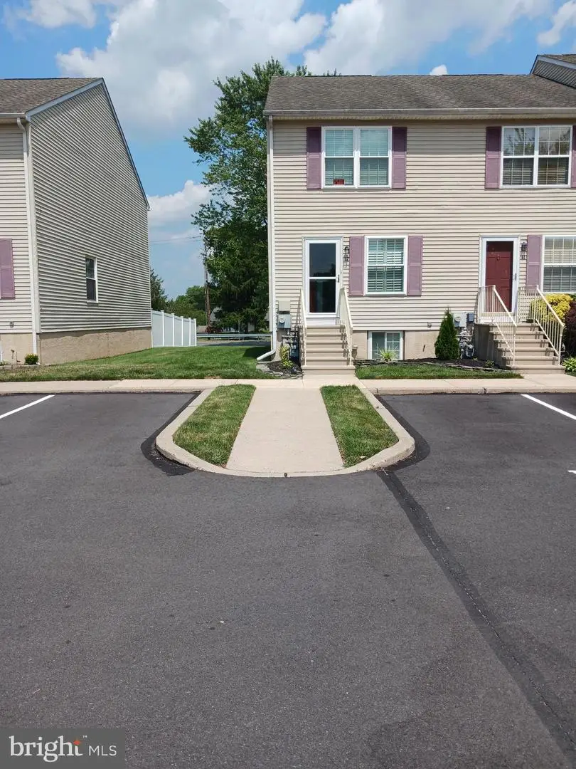 12 Carriage Knoll Ct, Langhorne, PA 19047 - #1