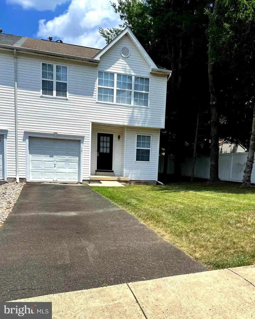 101 Hickory Hollow Cir, Warrington, PA 18976 - #2